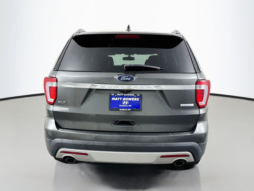 Used 2017 Ford Explorer XLT w/ Equipment Group 202A FWD image 6