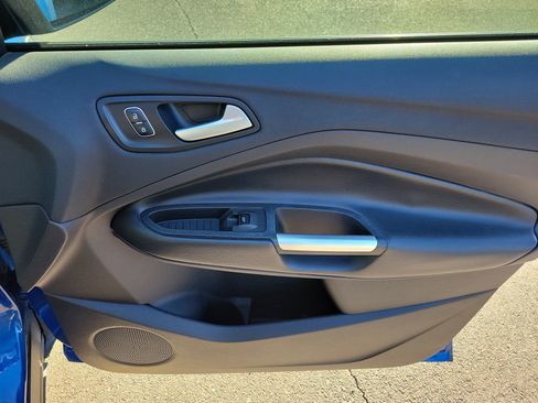 Used 2018 Ford Escape SE w/ SE Sport Appearance Package image 10