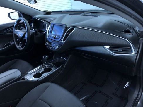 Used 2016 Chevrolet Malibu LT FWD image 22