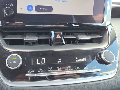 Used 2024 Toyota Corolla LE FWD image 22