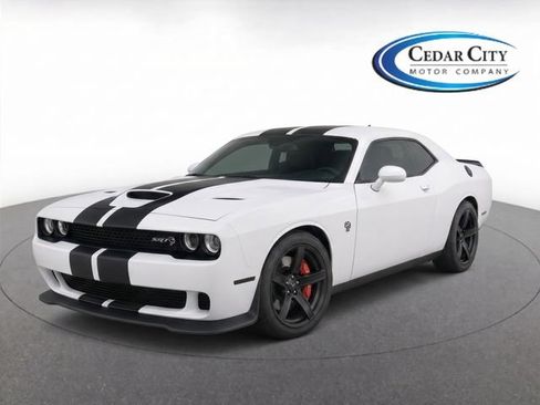 Used 2017 Dodge Challenger SRT Hellcat RWD image 1