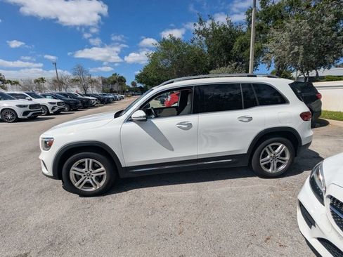 Used 2020 Mercedes-Benz GLB 250 image 3