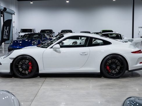 Used 2015 Porsche 911 GT3 RWD image 3