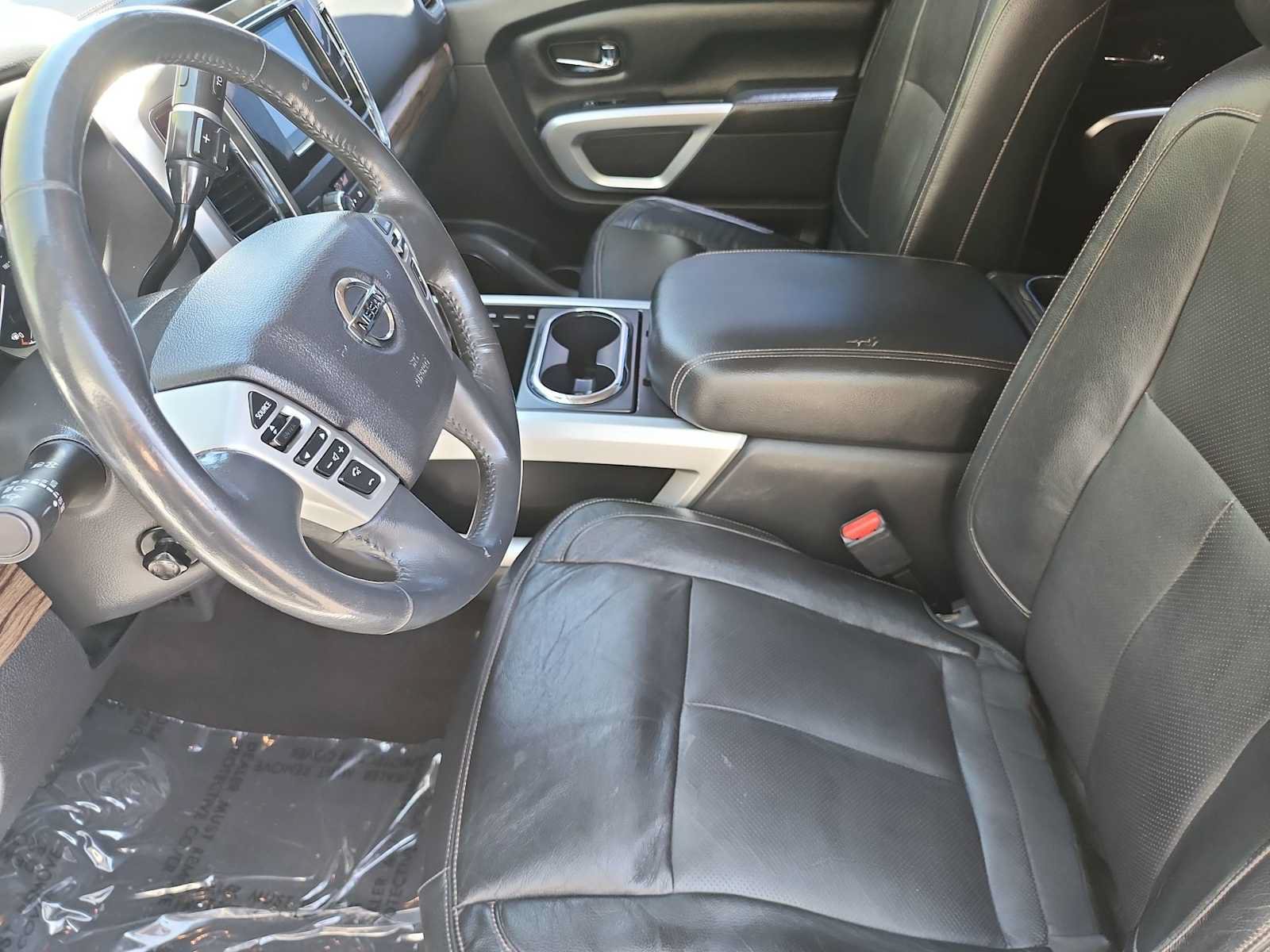 Used 2017 Nissan Titan SL RWD image 15