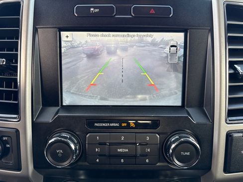 Used 2019 Ford F350 Lariat w/ Camper Package image 29