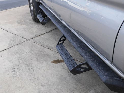 Used 2019 Toyota Tacoma Limited image 15