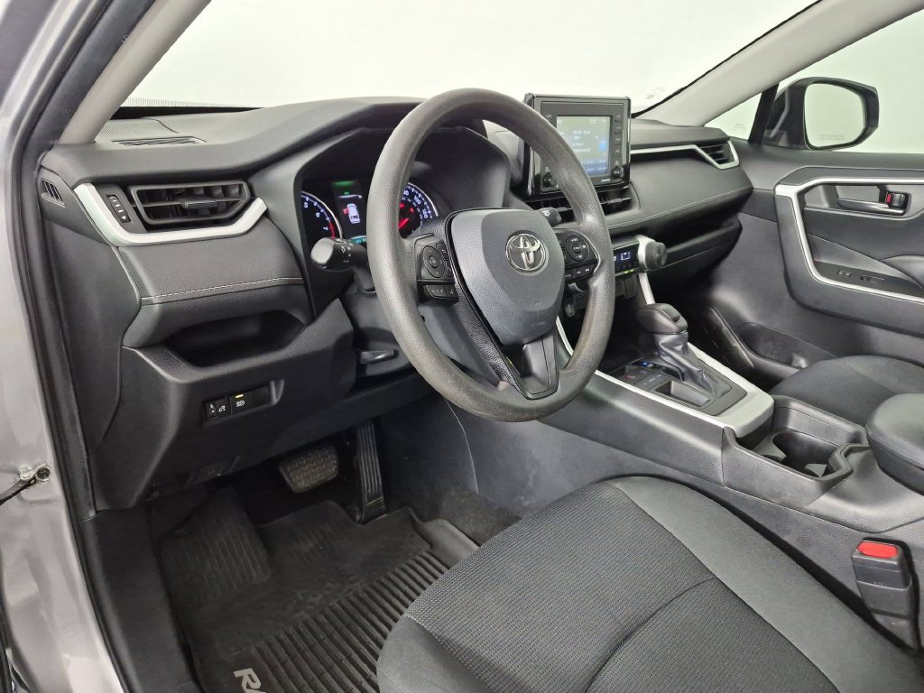 Used 2021 Toyota RAV4 LE FWD image 17