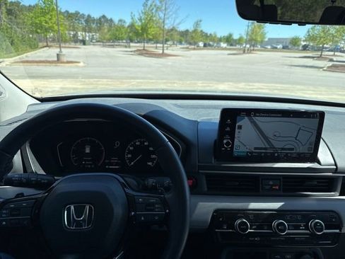 Used 2025 Honda Pilot Touring image 8