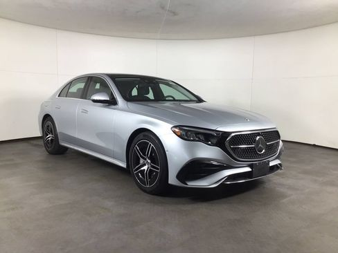 Used 2025 Mercedes-Benz E 450 4MATIC Sedan image 9