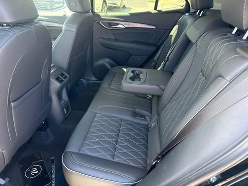Used 2023 Buick Envision Avenir AWD/4WD image 17