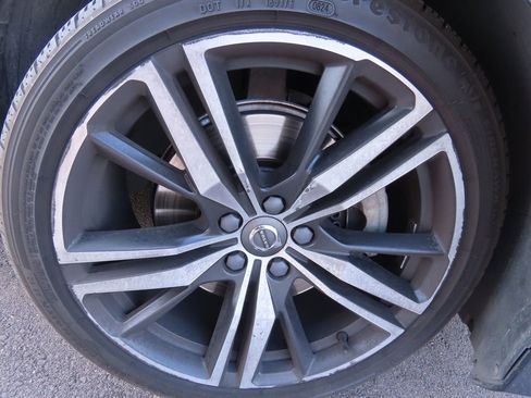 Used 2019 Volvo V60 T6 R-Design image 18