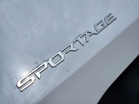 Used 2023 Kia Sportage EX image 19