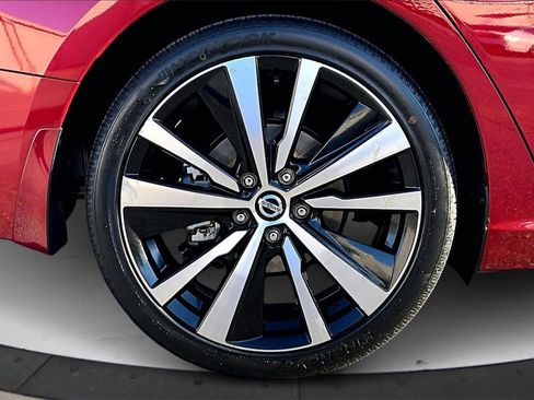 Used 2020 Nissan Altima 2.0 Platinum image 34