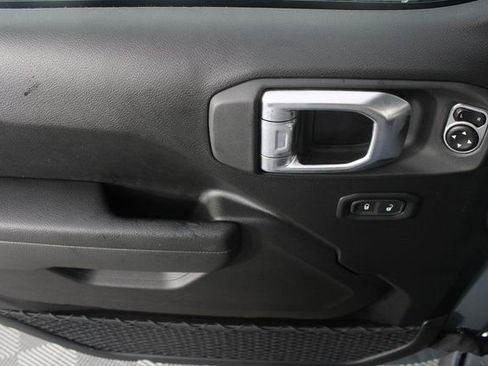 New 2026 Jeep Wrangler Unlimited Rubicon image 13