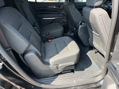 Certified 2025 Chevrolet Traverse LT FWD image 24