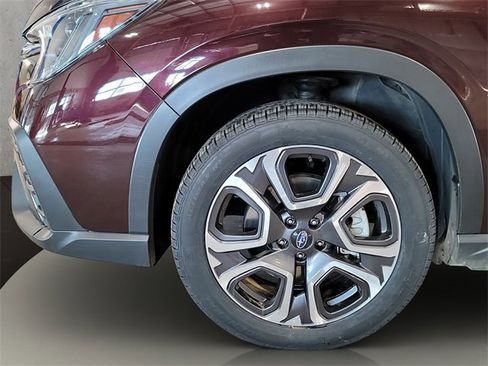 Used 2024 Subaru Ascent Touring image 23