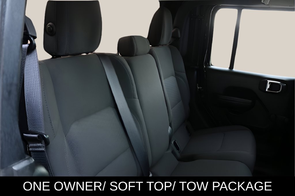 Used 2023 Jeep Gladiator Sport AWD/4WD image 16