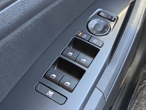 New 2026 Kia Sportage LX FWD image 29