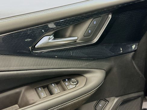 Used 2024 Chevrolet Blazer EV LT image 15