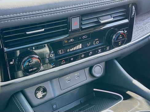 New 2026 Nissan Rogue Platinum w/ Platinum Premium Package image 10