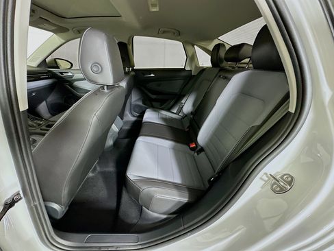 Used 2025 Volkswagen Jetta SE image 26