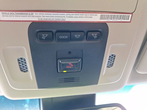 Used 2021 Toyota Avalon XLE image 29