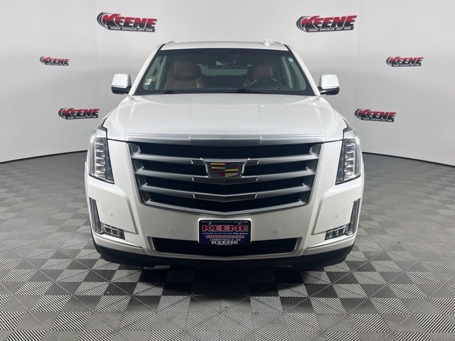 Used 2018 Cadillac Escalade Luxury AWD/4WD image 4