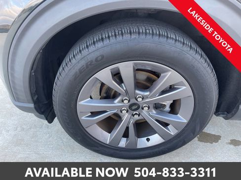 Used 2021 Ford Explorer XLT w/ Equipment Group 202A image 13