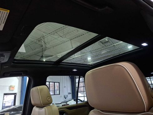 Used 2023 Chevrolet Tahoe Premier image 15