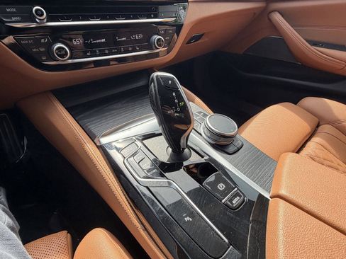 Used 2021 BMW 530i xDrive w/ M Sport Package AWD/4WD image 22