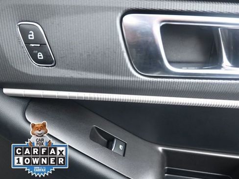 Used 2025 Ford Explorer ST-Line image 17