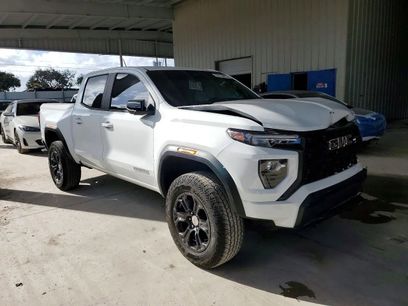 Used 2024 GMC Canyon Elevation