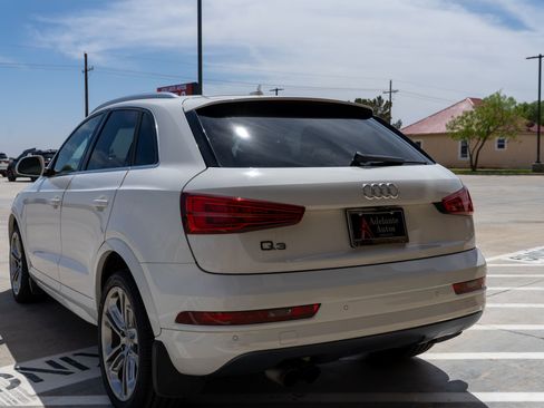 Used 2017 Audi Q3 2.0T Premium Plus w/ Premium Plus Package FWD image 3