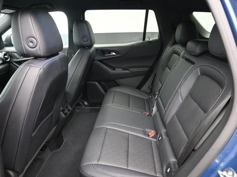 Used 2025 Chevrolet Equinox LT w/ Convenience Package II image 18