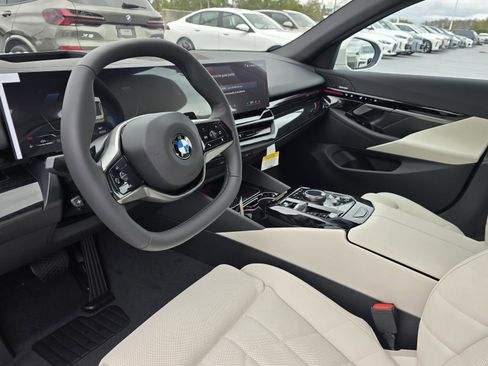 New 2026 BMW 530i xDrive w/ Premium Package image 17