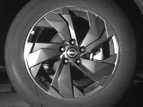 Used 2025 Nissan Rogue SV image 13