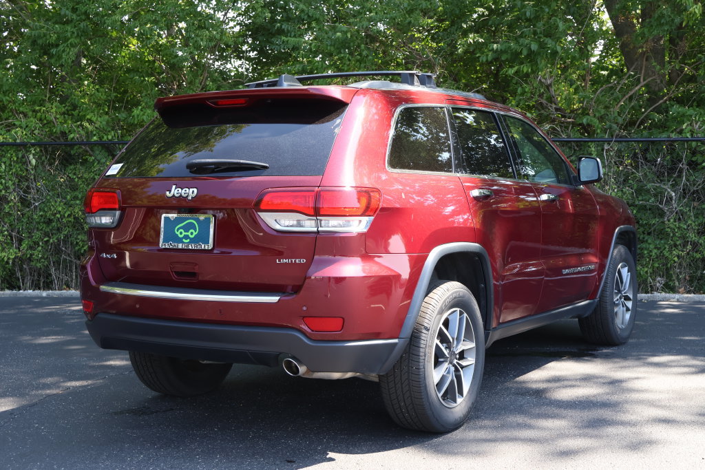 Used 2022 Jeep Grand Cherokee Limited w/ Tech Group AWD/4WD image 9