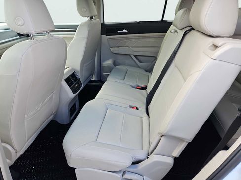 Used 2023 Volkswagen Atlas SE w/ Panoramic Sunroof Package image 32