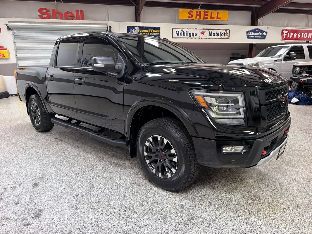 Used 2021 Nissan Titan PRO-4X w/ Pro-4x Convenience Package AWD/4WD image 11