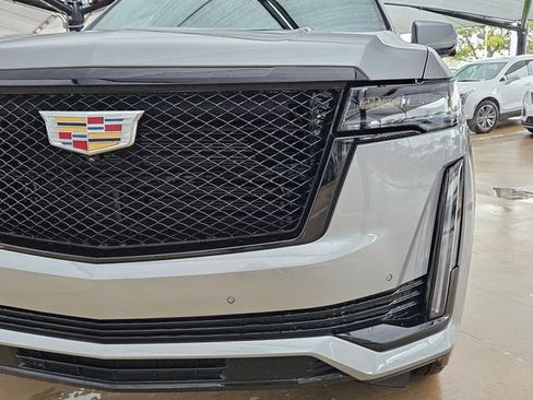 Used 2024 Cadillac Escalade Sport w/ Touring Package image 6