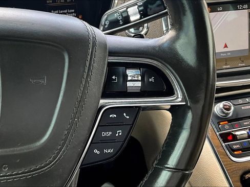 Used 2017 Lincoln Continental Reserve w/ Technology Package FWD image 21