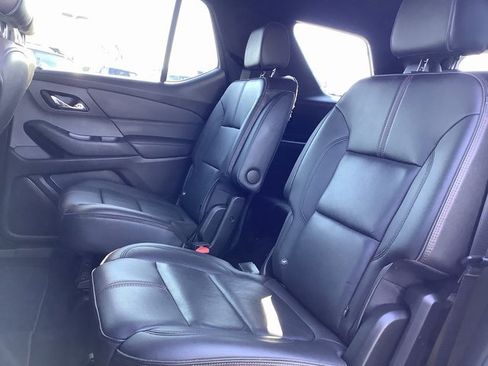 Used 2022 Chevrolet Traverse RS image 24