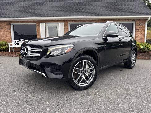 Used 2019 Mercedes-Benz GLC 300 4MATIC image 3