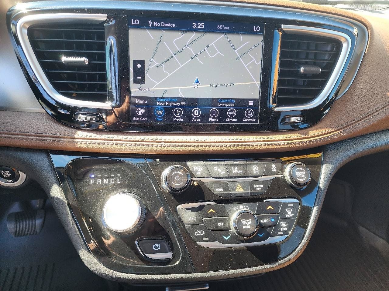 Used 2018 Chrysler Pacifica Limited w/ Advanced Safetytec Group FWD image 20