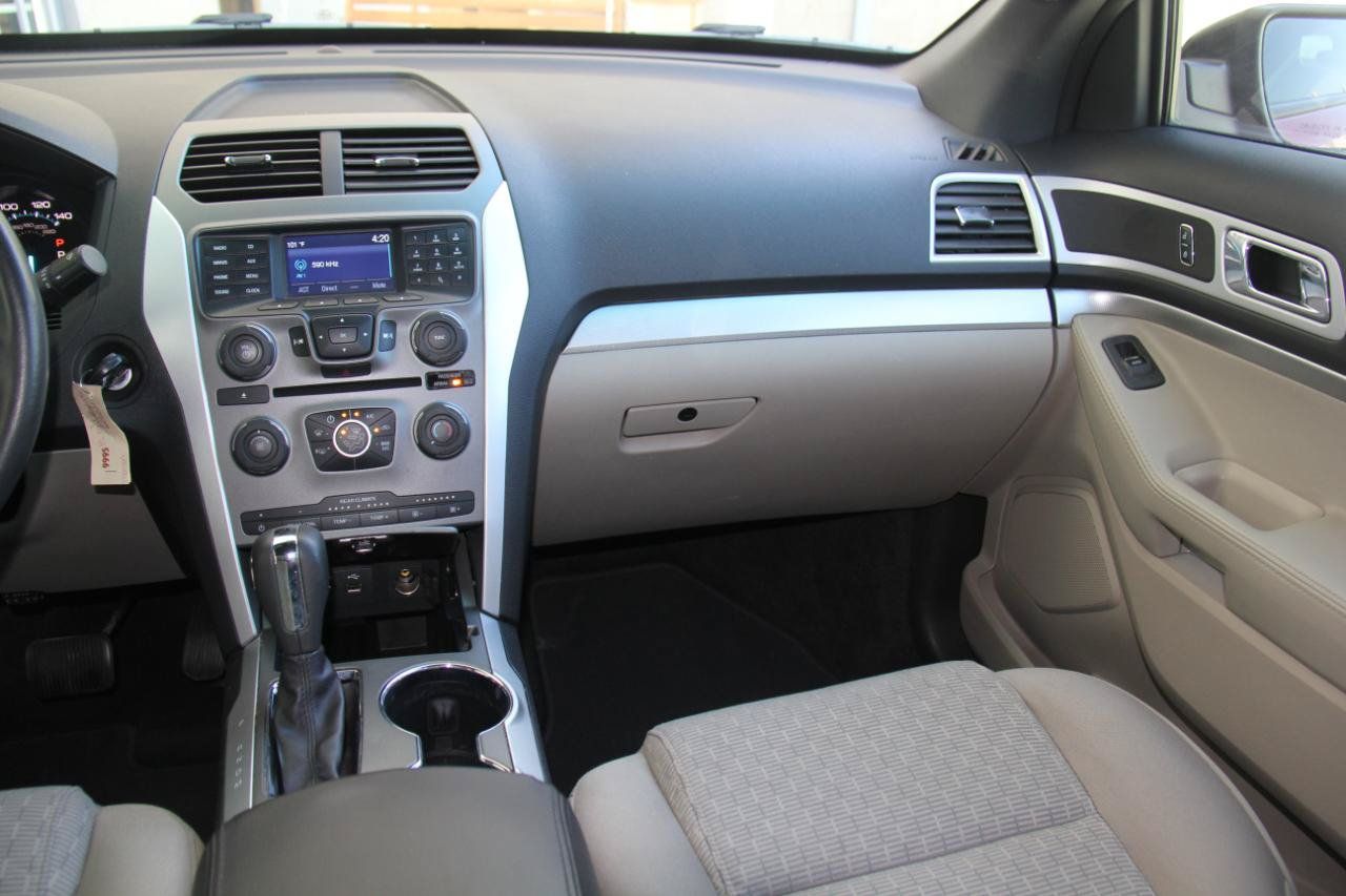 Used 2015 Ford Explorer XLT FWD image 10