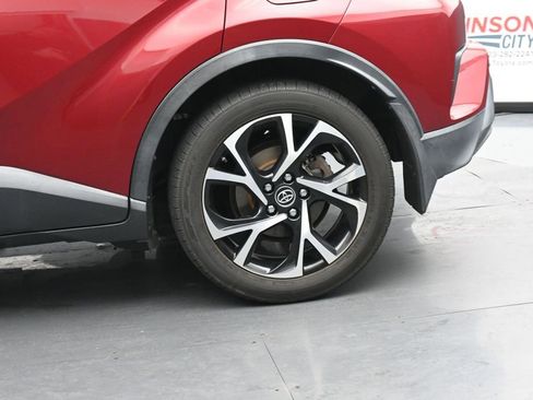 Used 2018 Toyota C-HR XLE FWD image 13