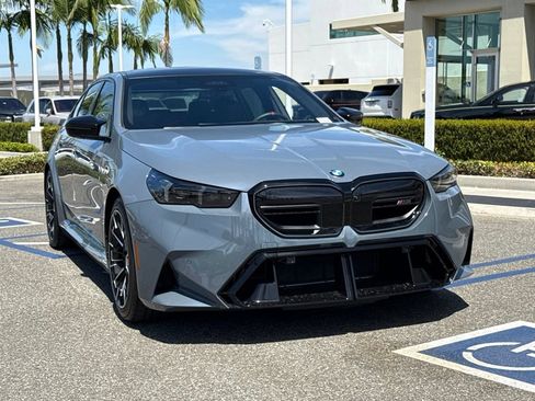 Used 2026 BMW M5 w/ Executive Package AWD/4WD image 5