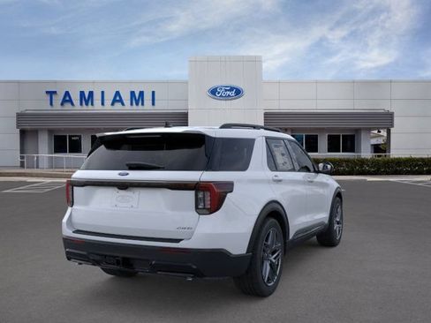 New 2026 Ford Explorer ST-Line w/ ST-Line Street Pack AWD/4WD image 8