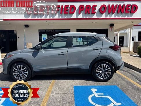 Used 2021 Nissan Kicks SV FWD image 1