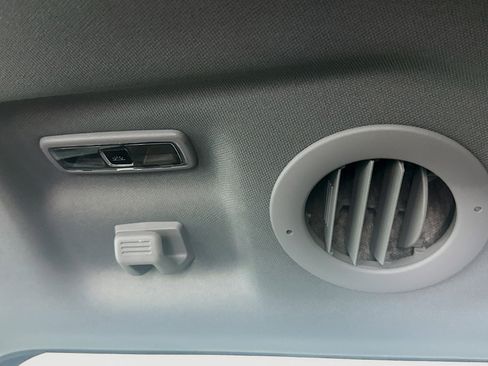 Used 2023 Ford Explorer XLT w/ Equipment Group 202A image 28